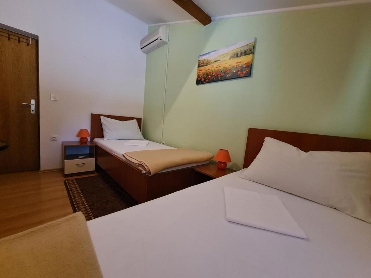 Camp Krka Hotel Lozovac Exterior photo